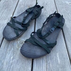 Merrell Black Strap Outdoor Sandals